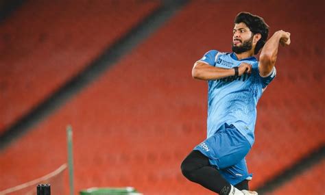 gts arshad khan slips   observe  survives main damage scare