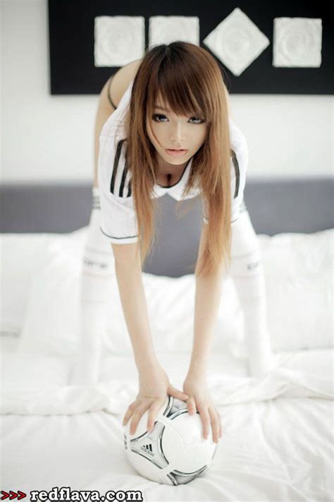 Naked Li Ling Wai Wai Added By Kolobos