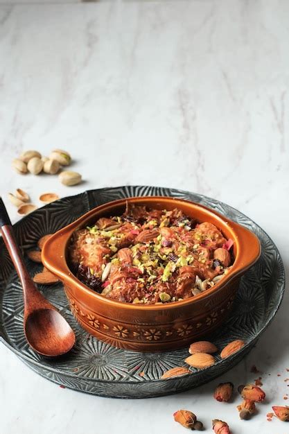 Premium Photo Traditional Egyptian Dessert Bread Pudding Om Ali Umm