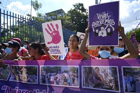 Más de 4 400 feminicidios en el 2021 en toda América Latina Prensa 5