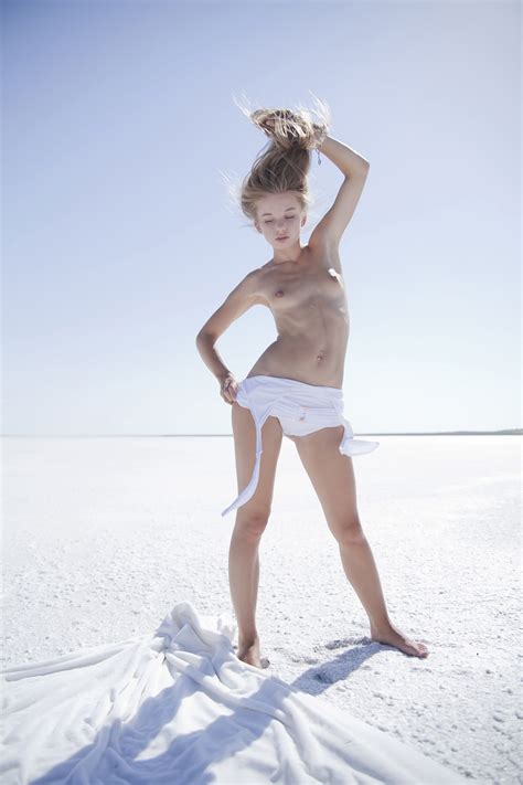 Amateur Girl Sexart Miene