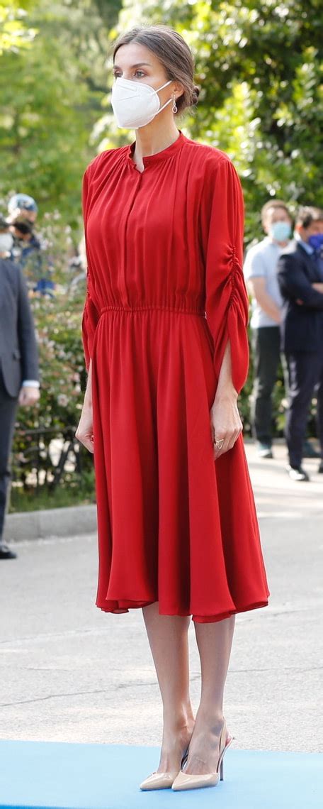 Carolina Herrera Slingback Pumps In Nude Patent Leather Queen Letizia