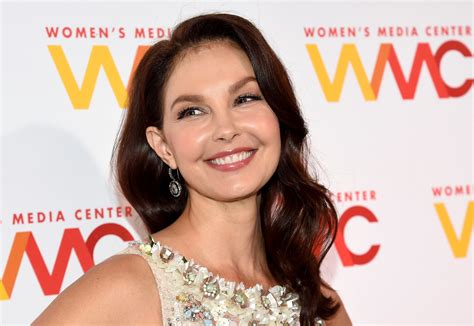 5 Hot Photos of Ashley Judd's Face
