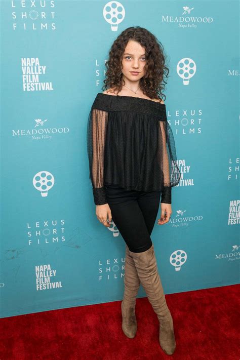 Hot Photos Of Stefania LaVie Owen - 12thBlog