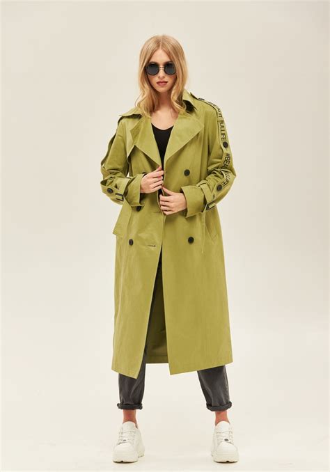 Жіночі тренчі