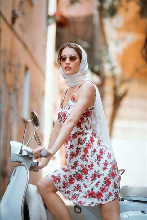 Vespa Girl Scooter Girl Lambretta Scooter Vespa Scooters Beautiful