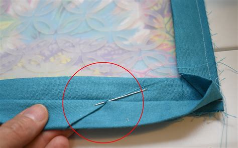 Binding The Hot Stuff Silicone Potholder Trivet Around The Bobbin