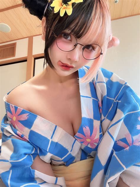 巨乳【ちゅきめろでぃ】エロコスプレ おすすめ画像15枚 かわいい女の子 I Love Pretty Girl