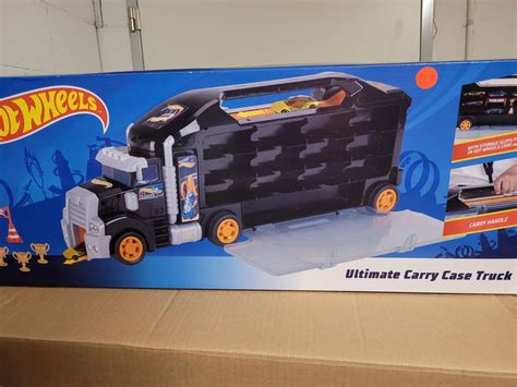 Hot Wheels Ultimate Carry Case Truck Neu und originalverpackt in Sursee für CHF 7 mit