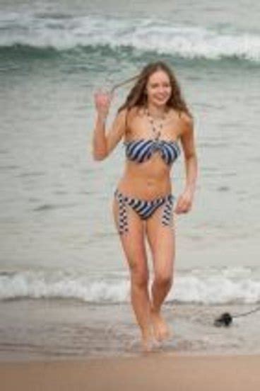 Hot Sexy Ashleigh Cummings Bikini Pics