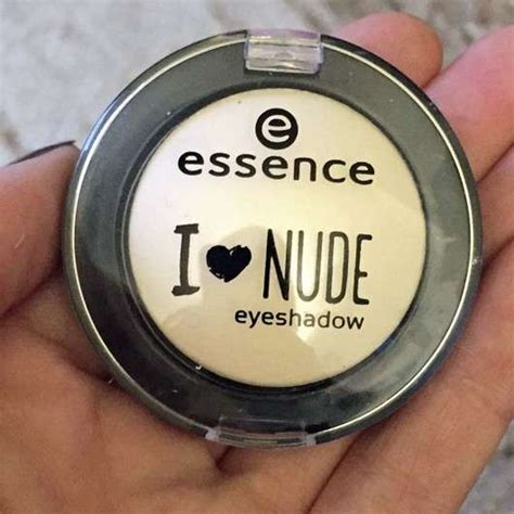 Test Eyeshadow Essence I Love Nude Eyeshadow Farbe Vanilla Sugar Pinkmelon