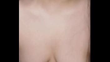 Mi hijastra asiática me ayuda a sentirme cómoda con su cuerpo desnudo XVIDEOS