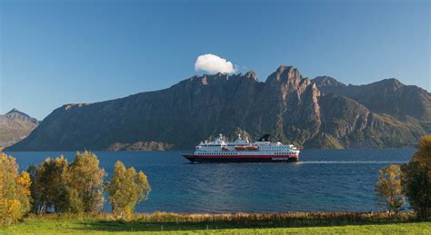 Hurtigruten Rundreise Schiffsreise Norwegen Postschiff