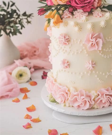 vintage cake buttercream decorating tutorial