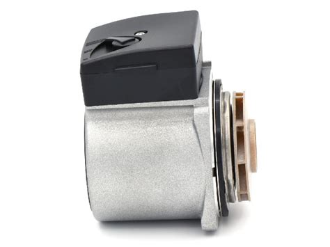 19928656 Двигатель циркуляционного насоса Grundfos 15-50 Buderus U042 ...