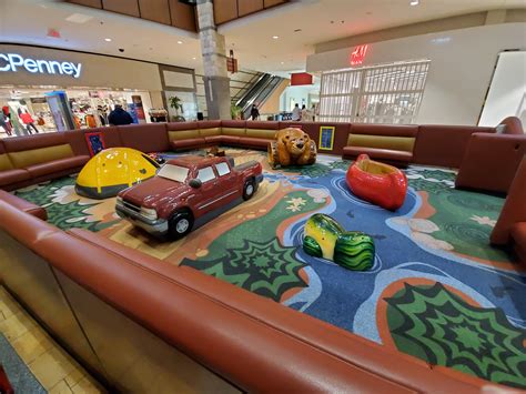 Play St. Louis: West County Mall, Des Peres
