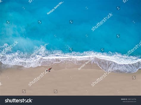 5 335 Woman bikini beach aerial 이미지 스톡 사진 및 벡터 Shutterstock