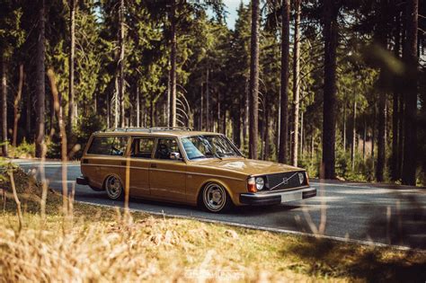 Volvo 245 – CUSTOM JUNKYS