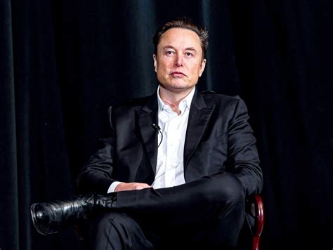 Pin de Q em Elon Musk | Fotos, Pastora