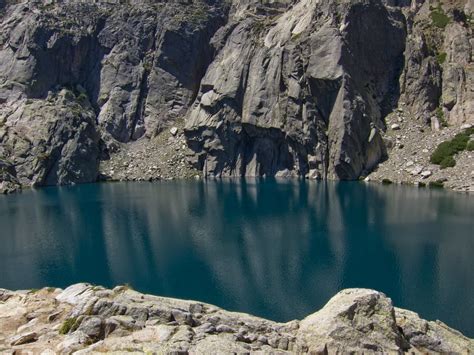 top lakes  france stunning destinations  nature lovers travels