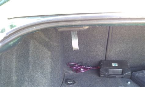 Крючки в багажник для вещей и Средство для мытья колес — Audi A4 (B5 ...