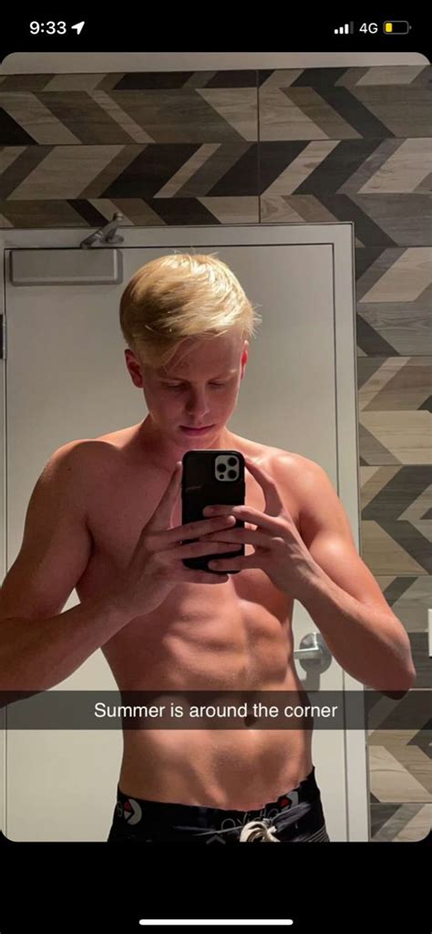 Pin By Lawrence Joseph On Carson Lueders Carson Lueders Blonde Guys Carson