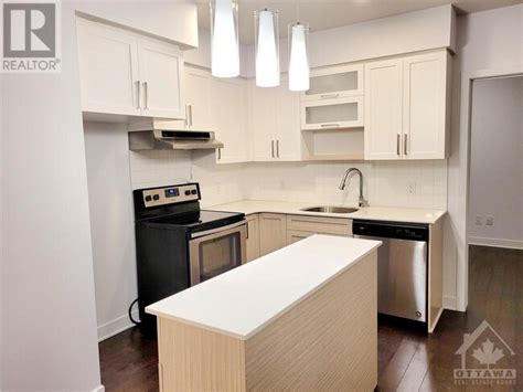 460 St Laurent Blvd Ottawa On K1k 4z2 House For Rent In Ottawa On