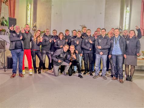 Dachdecker-Verband - 📅 Arbeitszeiten an Heiligabend & Silvester 🎄🎆