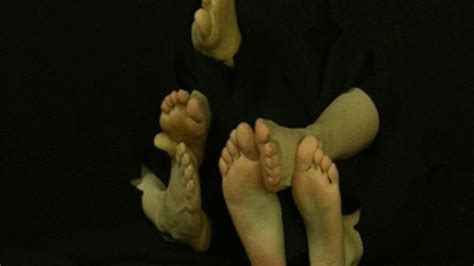 Ff GIRLS HOLE IN THE WALL LESBIAN FOOTSIE HD X