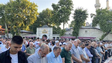 Ey P Sultan Camiinde Bayram Namaz Co Kusu Trt Haber Foto Galeri