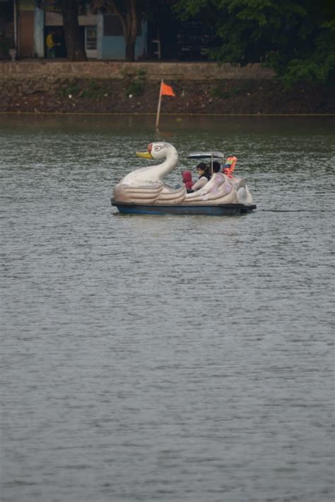 Wisata Air Bebek Bebekan Yang Masih Diminati Warga Di Setu Babakan