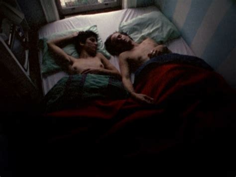 Nude Video Celebs Meredith Snaider Nude Habit 1995