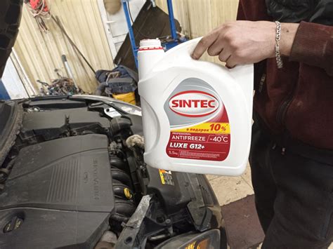 # 18. Замена охлаждающей жидкости — Ford Focus Wagon II, 2 л, 2008 года ...