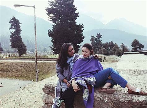 alia bhatt with raazi director meghna gulzar | Raazi on the Sets ...