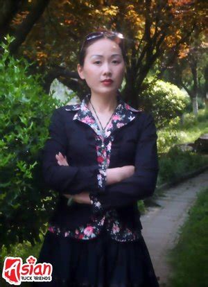 Sexy Amateur Asian Milf XXX Dessert