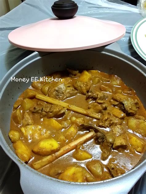 Money Ee Kitchen 玫瑰鍋香茅咖喱菠蘿薯仔雞 附食譜