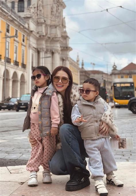 Hot Face Sao Vi T C U M U Thu H Ng Di N Bikini T O D Ng Ch P Nh B O Tri Th C V Cu C S Ng