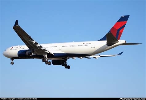 N804NW Delta Air Lines Airbus A330 323 Photo by Robert Vilardebó Rulo