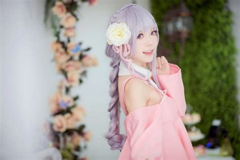 League of Angels Pays Cosplayers to Dress Up – Capsule Computers