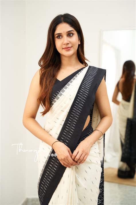 Black And White Cotton Ikkat Handloom Saree