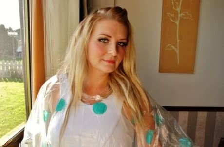 Raincoat Porn Pics XXX Photos LamaLinks