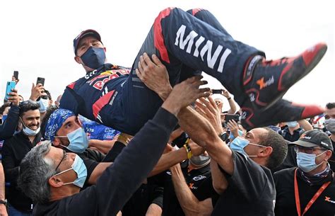 Le Français Stéphane Peterhansel remporte le Rallye Dakar pour la 14e fois