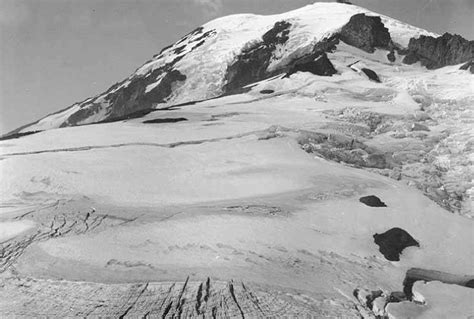 10 Ways Mount Rainier Changed The Valley Forever - Housely