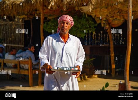 Egyptian family drinking tea hi-res stock photography and images - Alamy