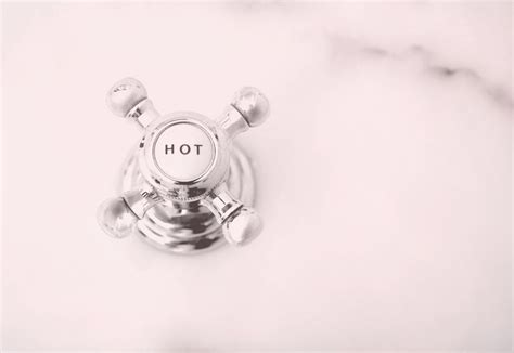 Experts Teach Us How To Have Shower Sex That Isn T Awkward And Terrifying SELF