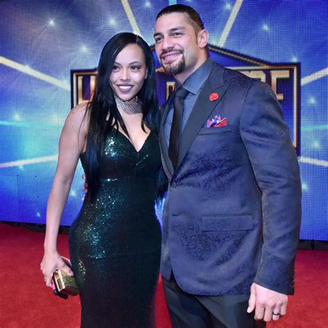 scenes   wwe hall  fame red carpet roman reigns wife