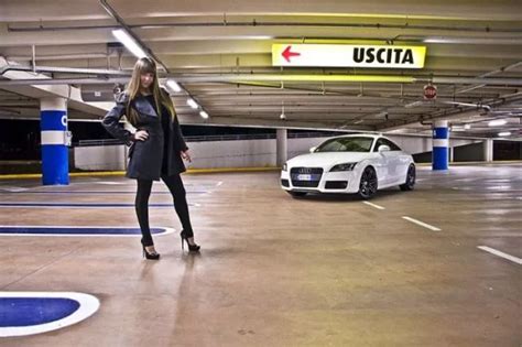 Hot Girls Hot Cars 64 Pics Pauznet