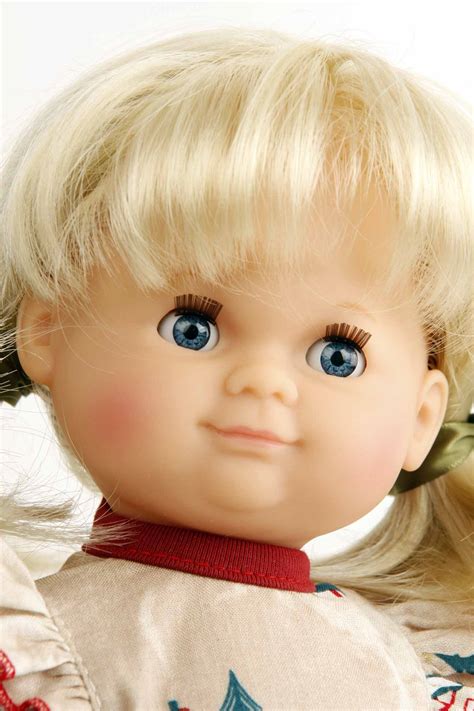 Puppe Schlummerle 32 cm blonde Haare blaue Schlafaugen Winterkleidung Mädchen Haarpuppen