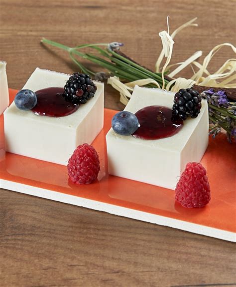 Panna Cotta Ai Frutti Di Bosco E Lavanda Ricette Cameo