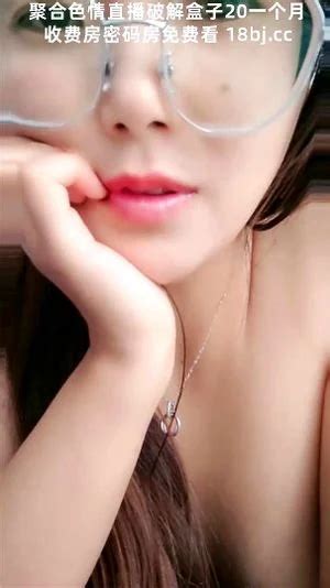 Watch 闷骚的良家小少妇露脸被窝里跟狼友撩骚互动慢慢展示开档丝袜掰开给狼友看逼逼漏着骚奶子撩骚精彩刺激直播 中国 直播 Bbw Porn SpankBang